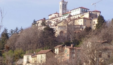 Al Sacro Monte in bus e funicolare